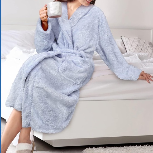 PAVILIA Luxe Fleece Robe in Light Blue - Picture 3 of 10